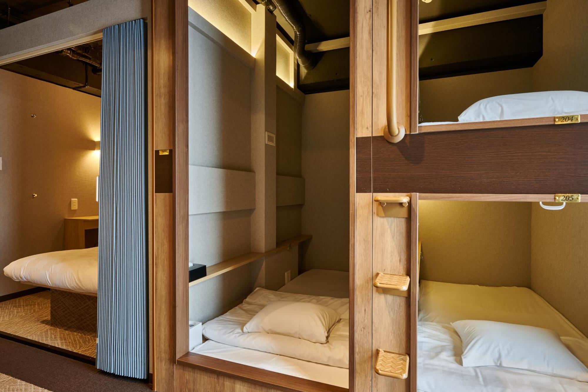 Capsule Hotel Continue Nijojokita Киото Экстерьер фото