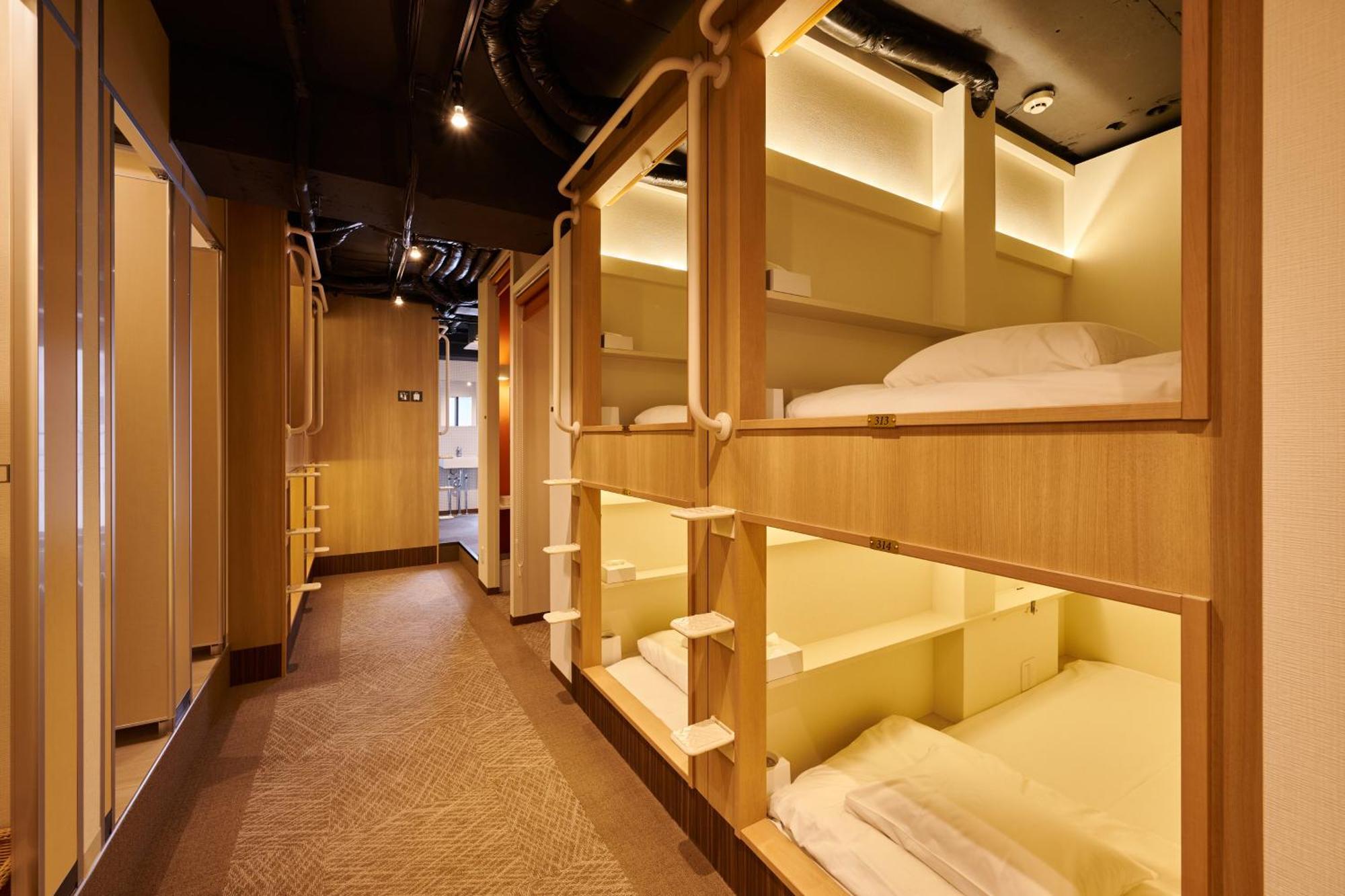 Capsule Hotel Continue Nijojokita Киото Экстерьер фото