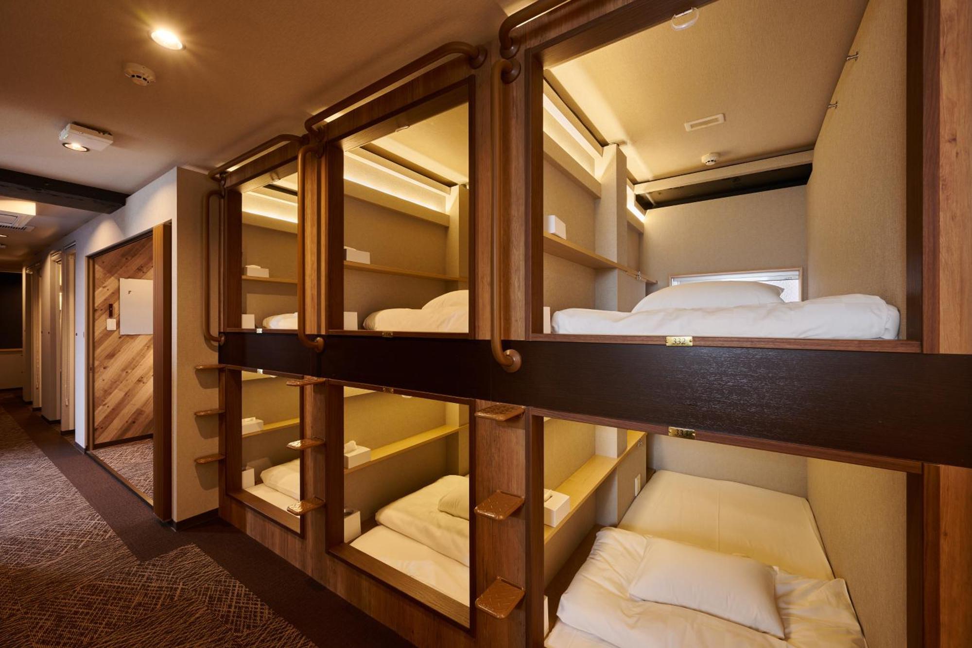Capsule Hotel Continue Nijojokita Киото Экстерьер фото
