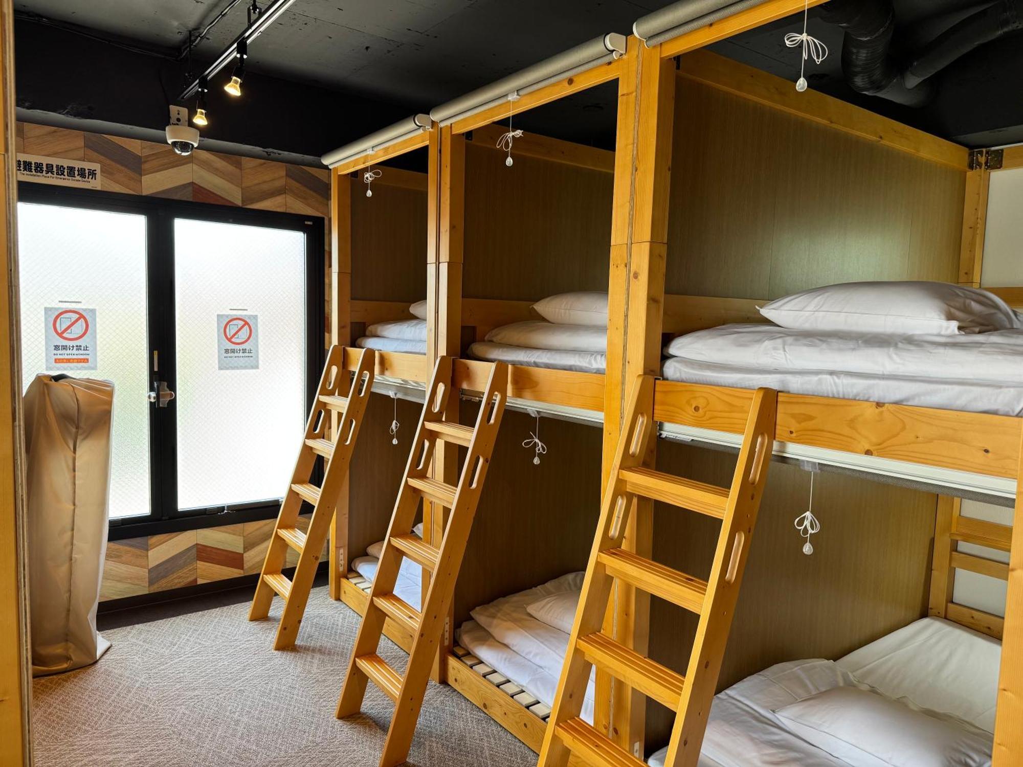 Capsule Hotel Continue Nijojokita Киото Экстерьер фото